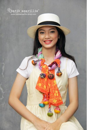 batik amarillis's signatured lollies shawl