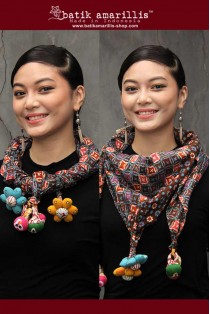 batik amarillis's traveller shawl