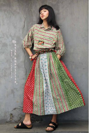 batik amarillis's rainbow crackers skirt