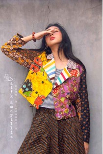 batik amarillis's it girl jacket