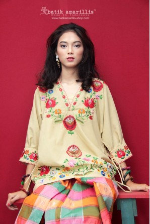 batik amarillis pandan wangi blouse-PO