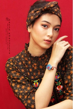 batik amarillis's single Cherry  Blossom bracelet