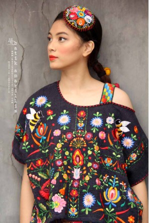 batik amarillis's breezy blouse 3-PO