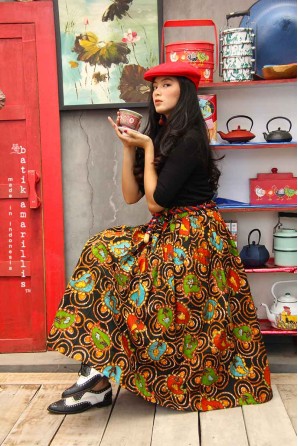 batik amarillis's traveller skirt