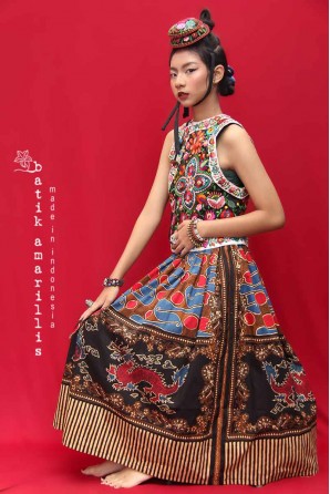 batik amarillis's traveller skirt