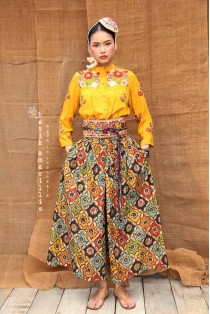 batik amarillis's warrior pants 2-PO