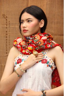 batik amarillis's tenun gedog seseran primavera shawl-PO