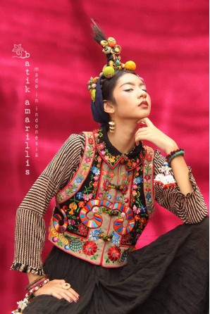 batik amarillis’s joyluck jin xuan vest-PO