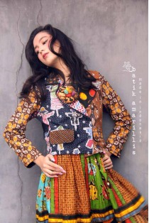 batik amarillis's it girl jacket