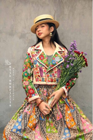 batik amarillis's it girl jacket-PO