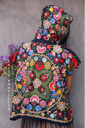 batik amarillis’s Nineveh top 2-PO