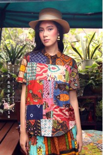 batik amarillis's uno top