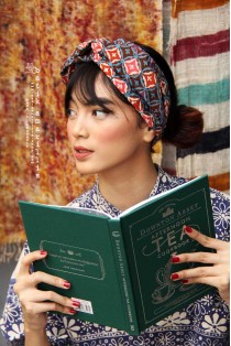 batik amarillis's princess charming hair band