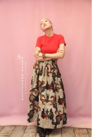 batik amarillis's traveller skirt