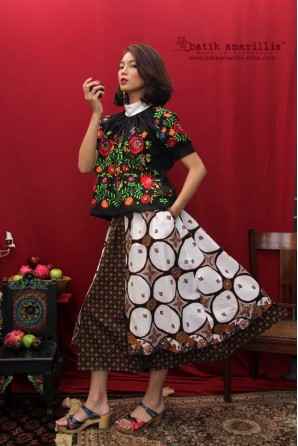 batik amarillis's la romaine skirt 2