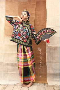 batik amarillis's angin mamiri skirt