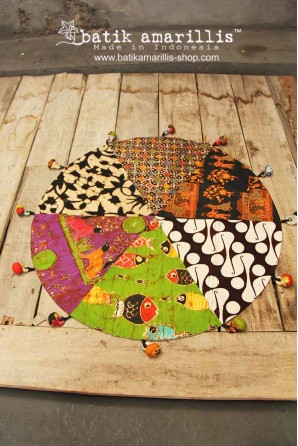 batik amarillis's round o' clock table cloth