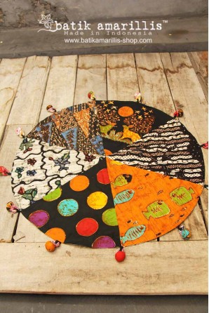 batik amarillis's round o' clock table cloth