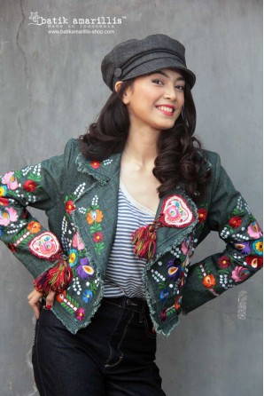 batik amarillis's it girl jacket