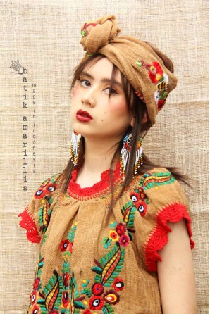 batik amarillis's tenun gedog seseran shawl