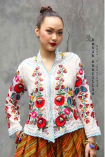 batik amarillis's gema ripah kebaya-PO