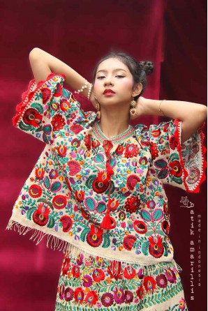 batik amarillis's romancia blouse 4-PO