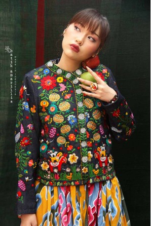 batik amarillis's ride on time  jacket 2-PO