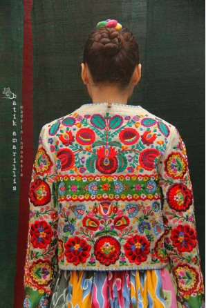 batik amarillis's ride on time  jacket 2-PO