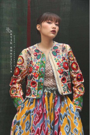 batik amarillis's ride on time  jacket 2-PO