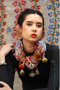 batik amarillis's signatured lollies shawl