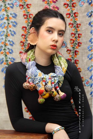batik amarillis's signatured lollies shawl