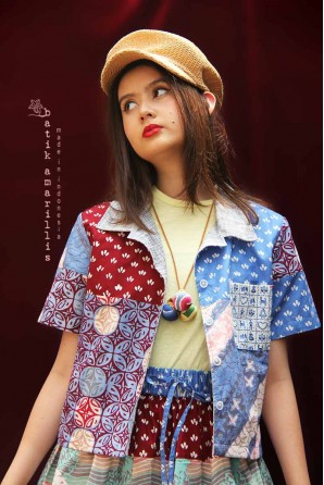 batik amarillis's the champ camp top