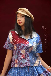batik amarillis's the champ camp top