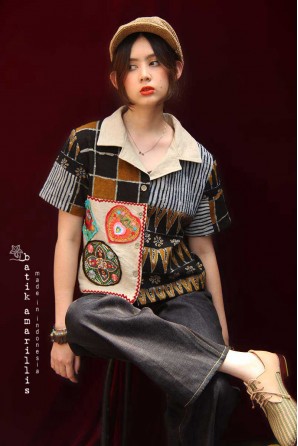 batik amarillis's the champ camp top