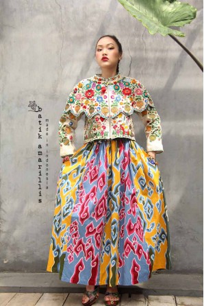 batik amarillis's amarillissima jacket