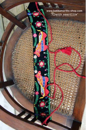 batik amarillis's dala obi belt