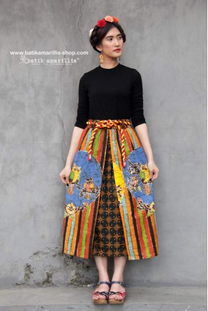 batik amarillis's la romaine skirt