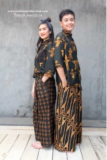 batik amarillis's uno top-PO